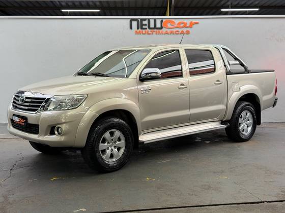 TOYOTA HILUX 2.7 SRV 4X2 CD 16V FLEX 4P AUTOMÁTICO TOYOTA HILUX 2.7 SRV 4X2 CD 16V FLEX 4P AUTOMÁTICO